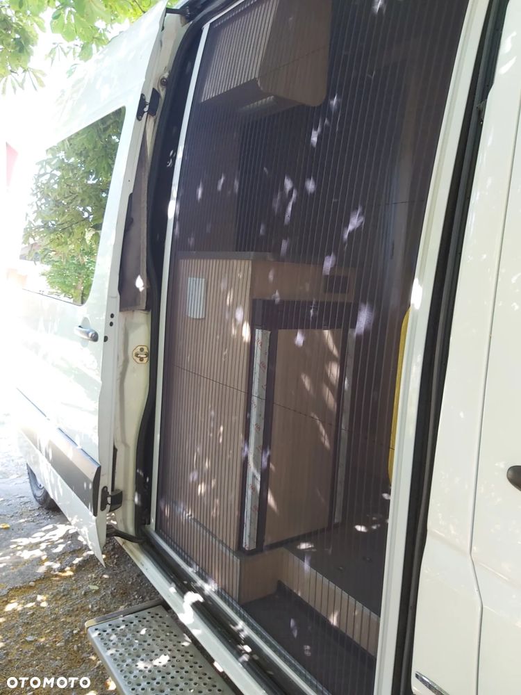 Mercedes-Benz Sprinter (BlueTec) 906.211 7G-TRONIC Plus - 2