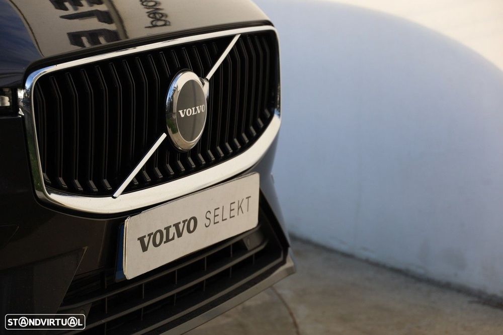 Volvo XC 60 2.0 B4 Momentum Plus - 36