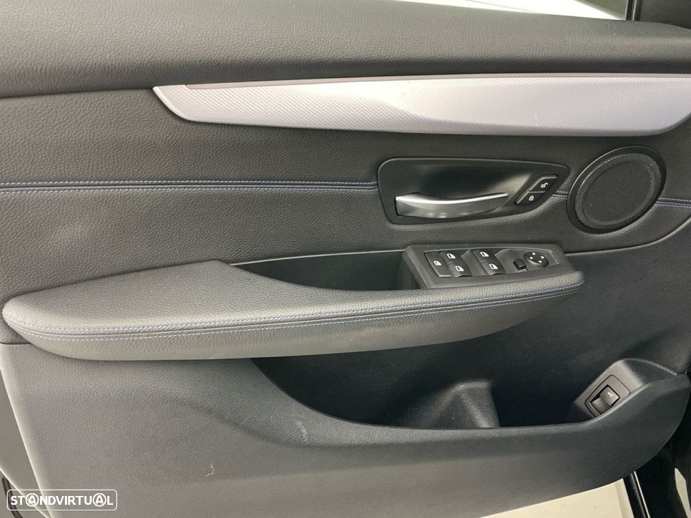 BMW 216 Active Tourer d — fotografia 16