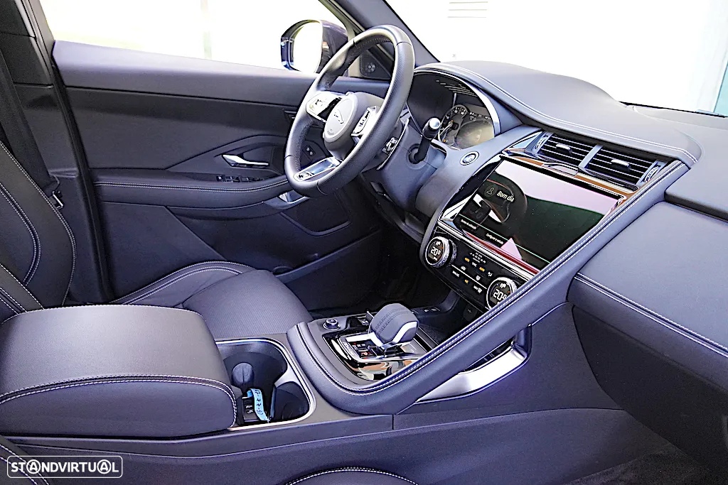 Jaguar E-Pace 1.5 P300e R-Dynamic S AWD Aut. - 23