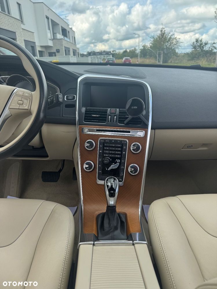 Volvo XC 60 D4 AWD Summum - 10