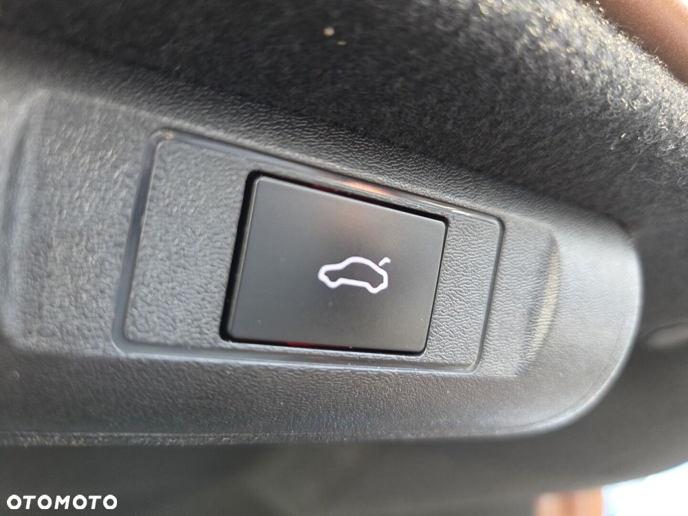 Toyota Camry 2.5 Hybrid Dynamic Force Prestige e-CVT - 32