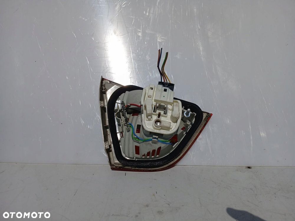 LAMPA TYŁ TYLNA PRAWA BMW E90 LIFT LCI 7154156 SEDAN W KLAPĘ - 2