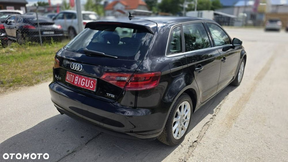 Audi A3 Sportback - 8
