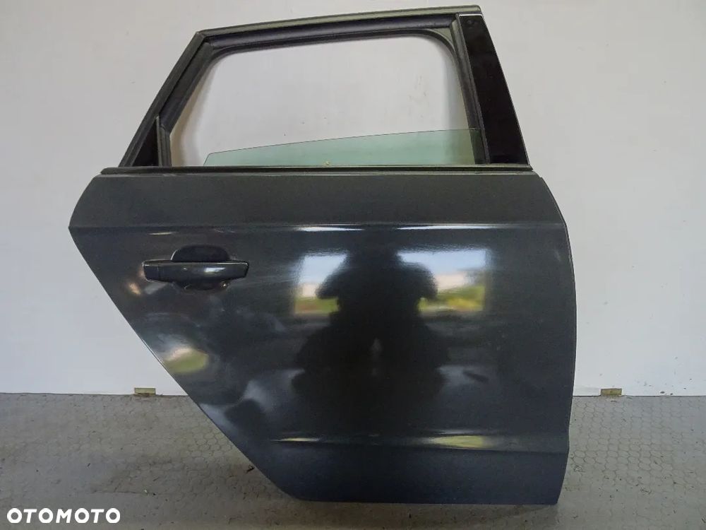 LX7M drzwi prawy tyl Audi A3 8V SportBACK LIFT czesci