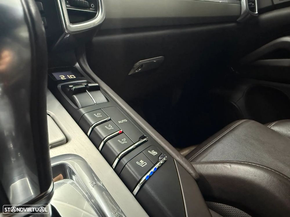 Porsche Cayenne S - 21