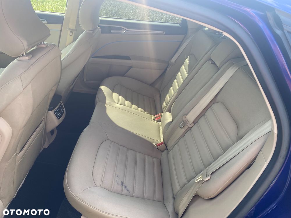 Ford Fusion - 5