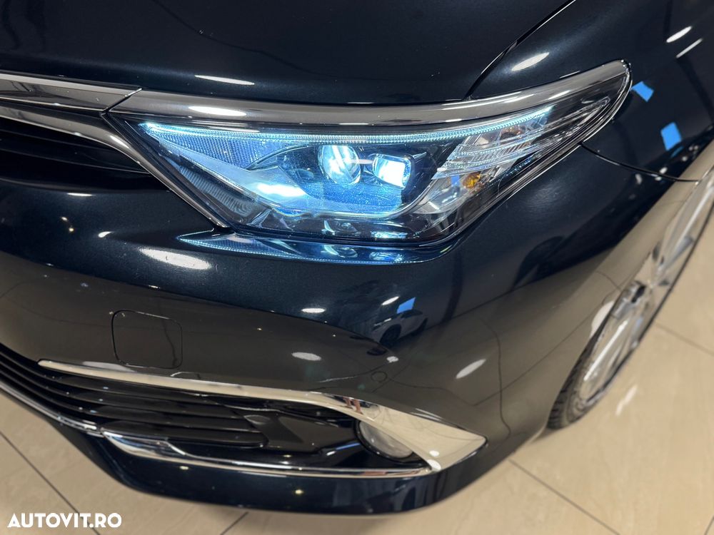 Toyota Auris 1.8 L VVT-i HSD Sol + - 28
