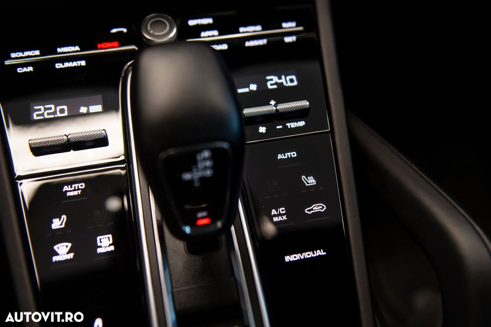 Porsche Cayenne - 28