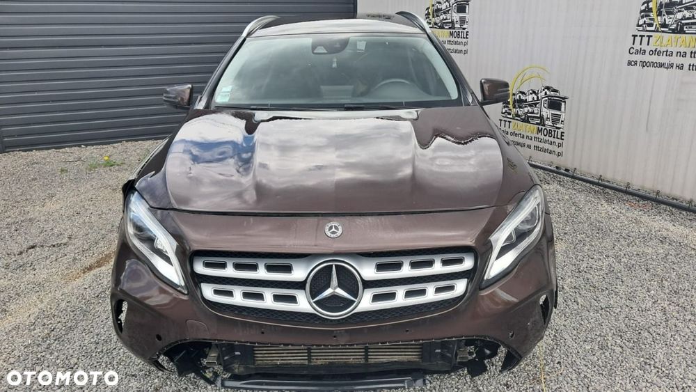 Mercedes-Benz GLA - 2