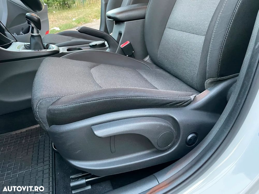 Hyundai i30 1.5 110CP M/T Highway - 23