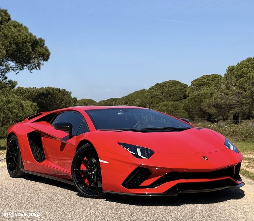 Lamborghini Aventador 6.5 V12 LP740-4 S - 2