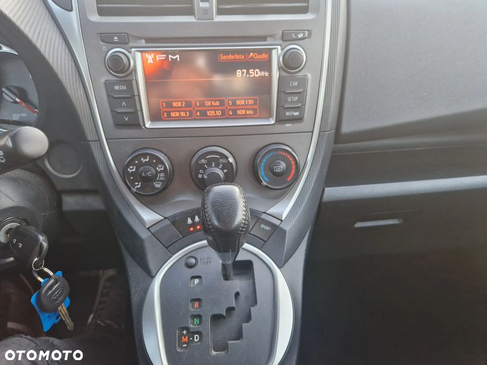 Toyota Verso S 1.33 Premium MS - 10