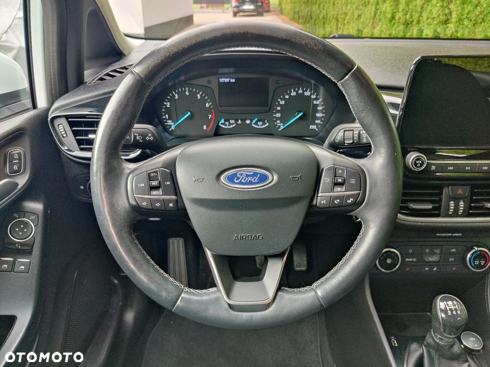 Ford Fiesta 1.1 S&S COOL&CONNECT - 17