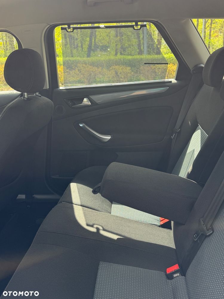 Ford Mondeo 2.0 Trend - 10