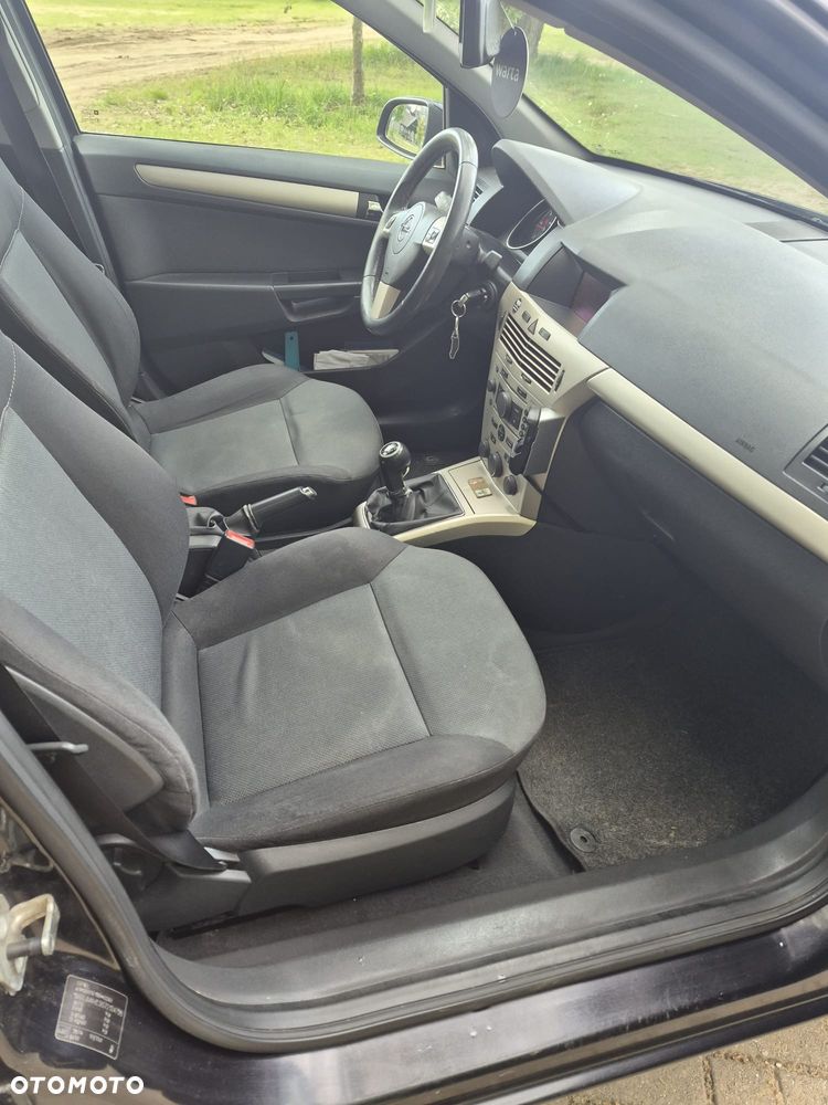 Opel Astra 1.9 CDTI - 8
