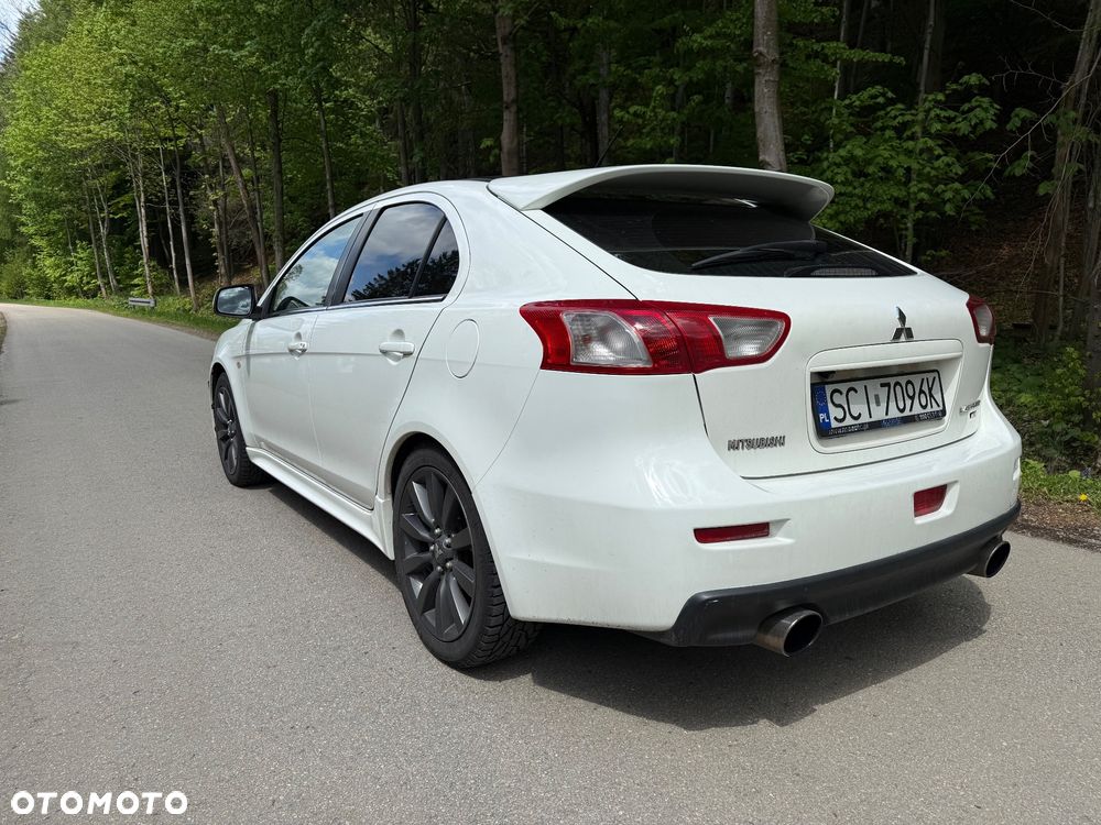 Mitsubishi Lancer - 2