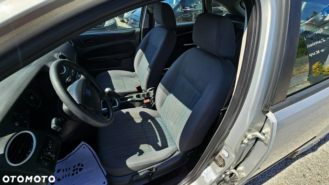 Ford Focus - 22