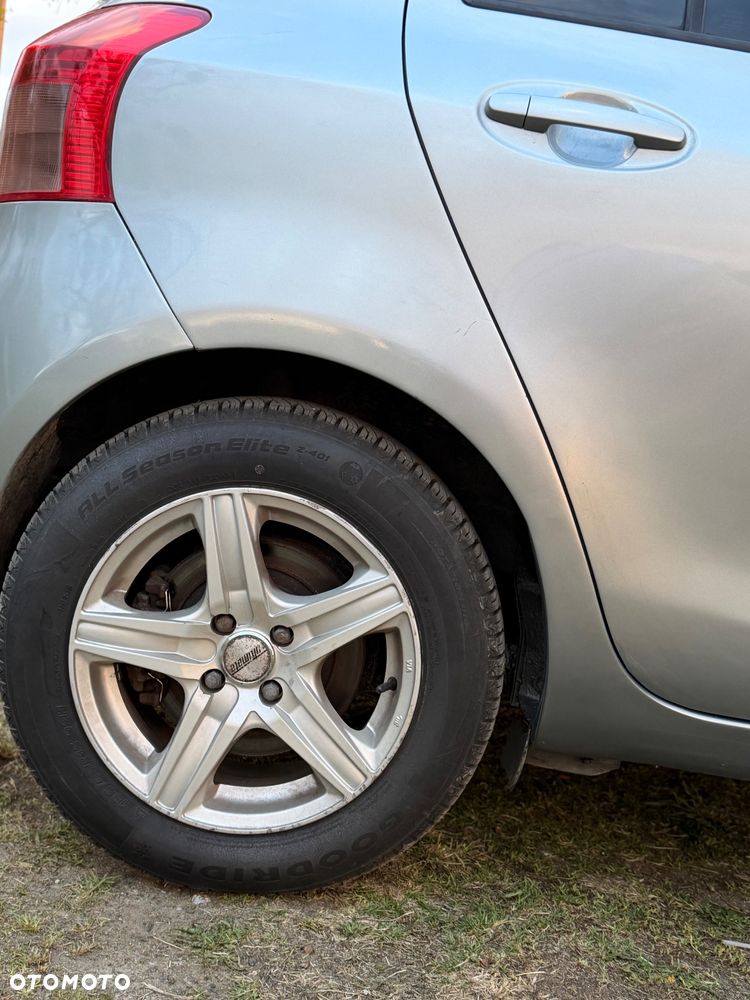 Toyota Yaris 1.3 Sol - 11