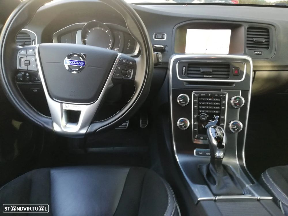Volvo V60 2.4 D6 R-Design Sum.AWD Phev - 17