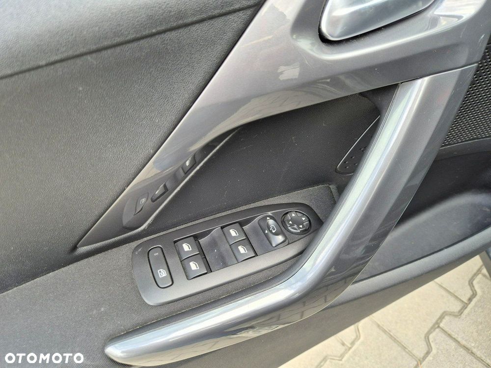 Peugeot 2008 1.5 BlueHDi Style - 27