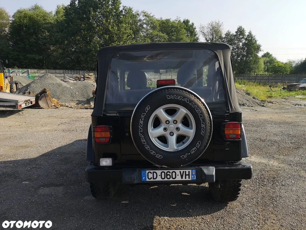 Jeep Wrangler - 5