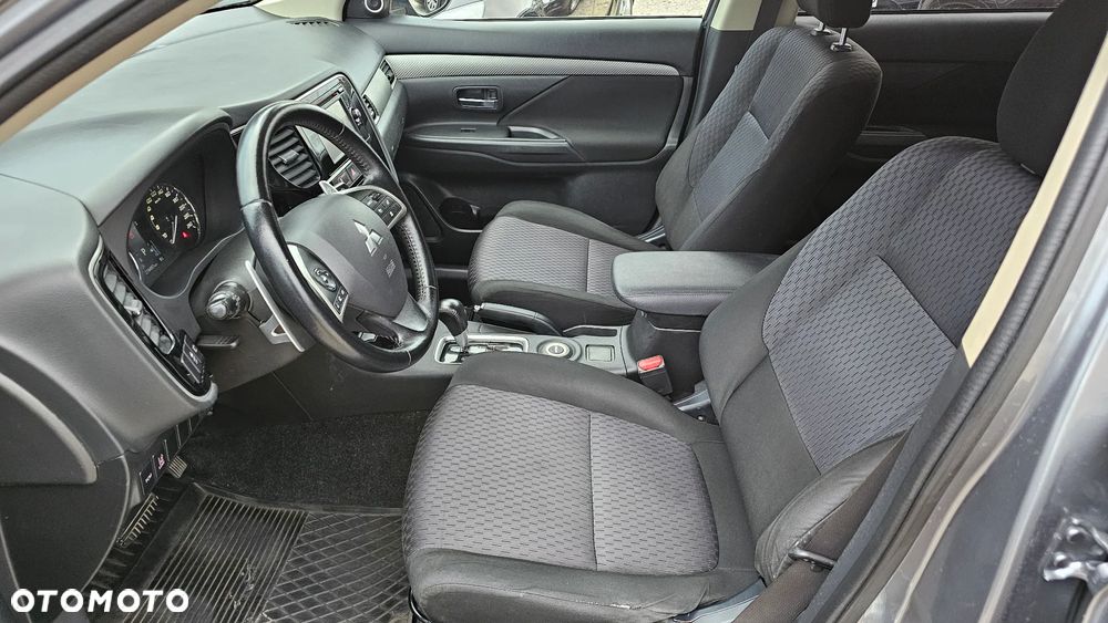 Mitsubishi Outlander 2.2 DID Intense + - 10