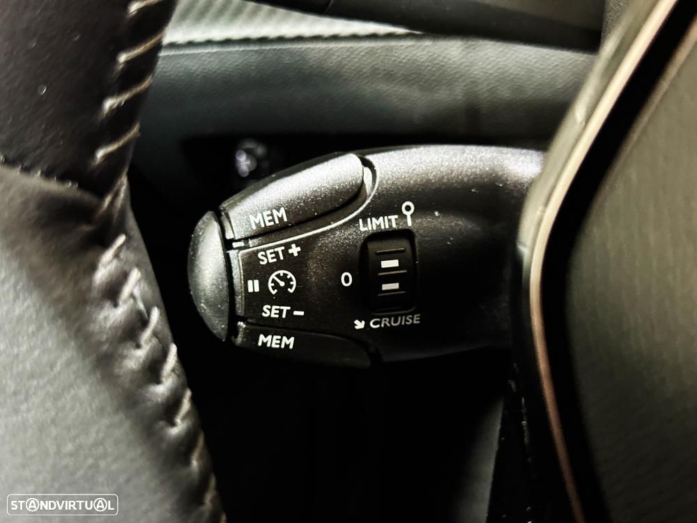 Peugeot e-208 50 kWh SE Style - 39