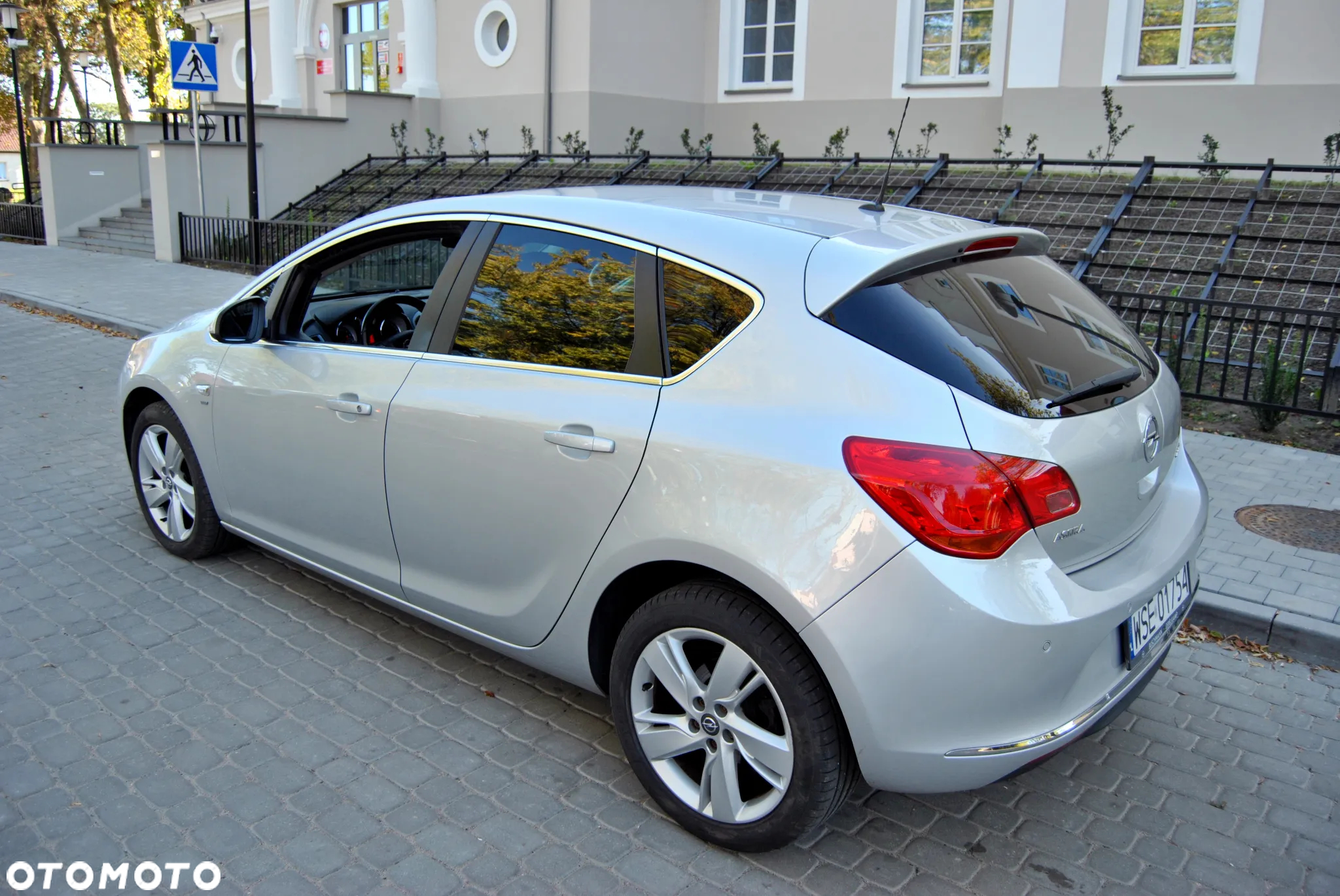 Opel Astra IV 1.4 T Cosmo - 11