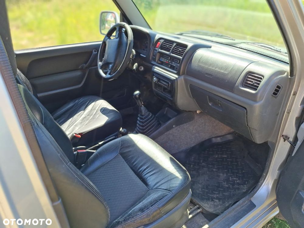 Suzuki Jimny 1.3 - 10