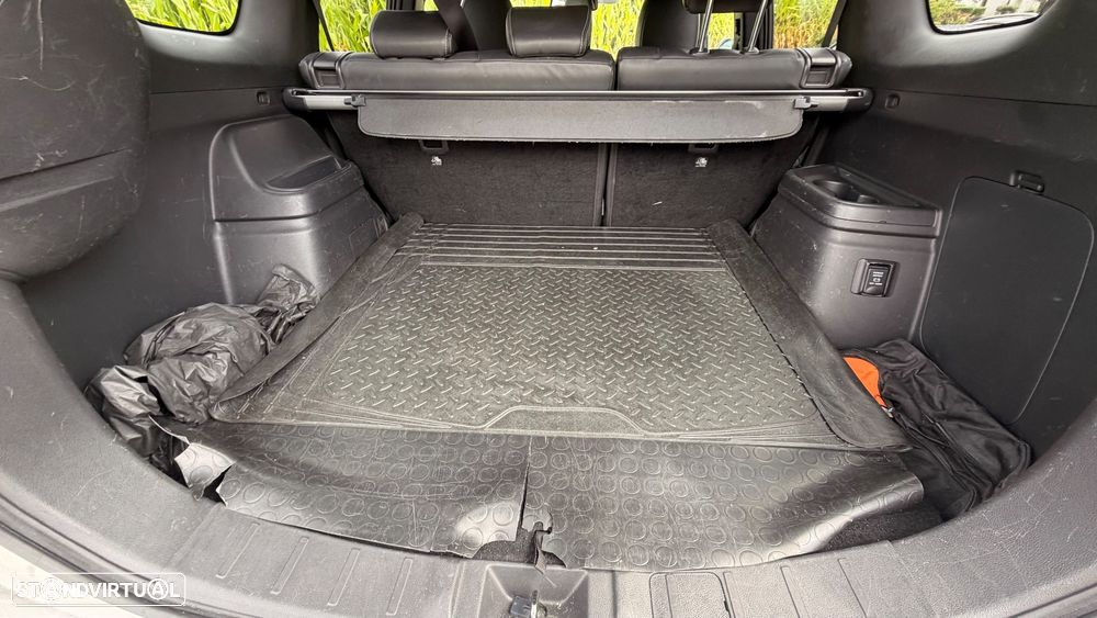 Mitsubishi Outlander - 1