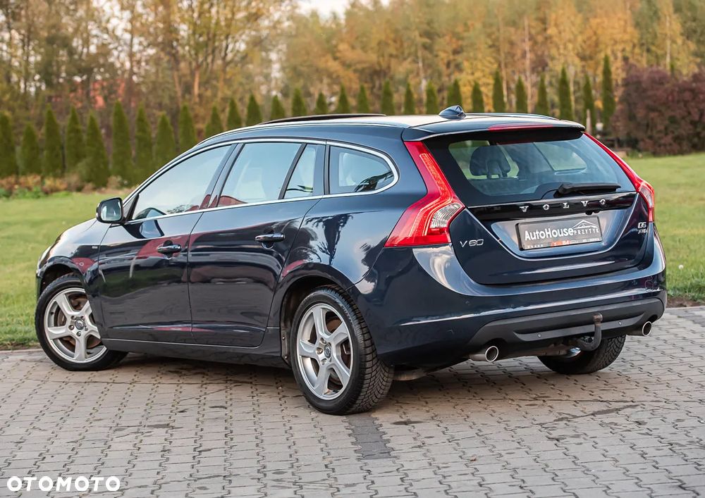Volvo V60 D5 AWD Momentum - 9