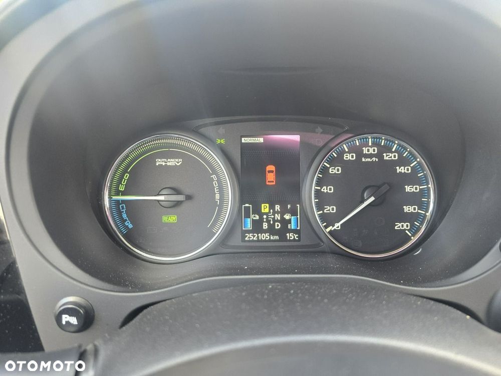 Mitsubishi Outlander - 39