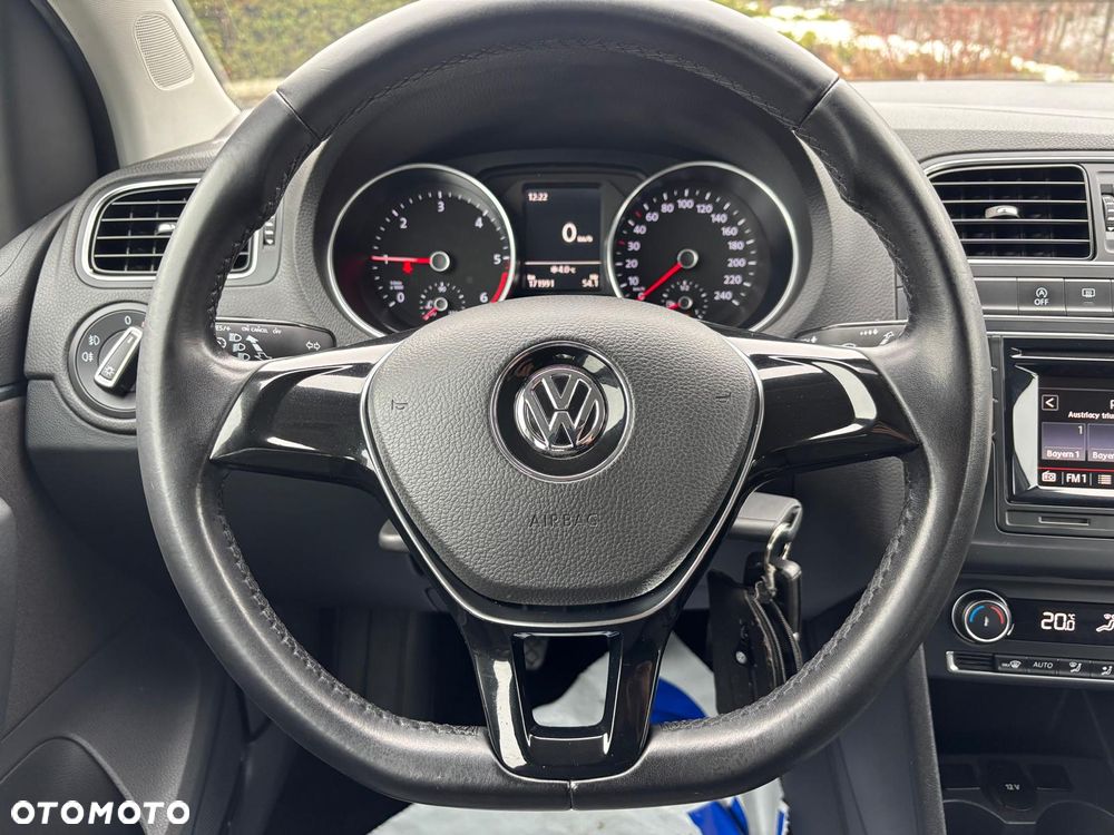 Volkswagen Polo 1.4 TDI Blue Motion Technology Lounge - 20