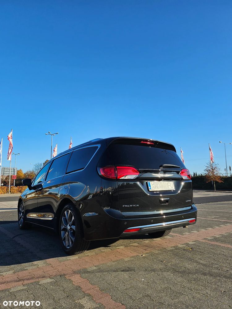 Chrysler Pacifica - 5