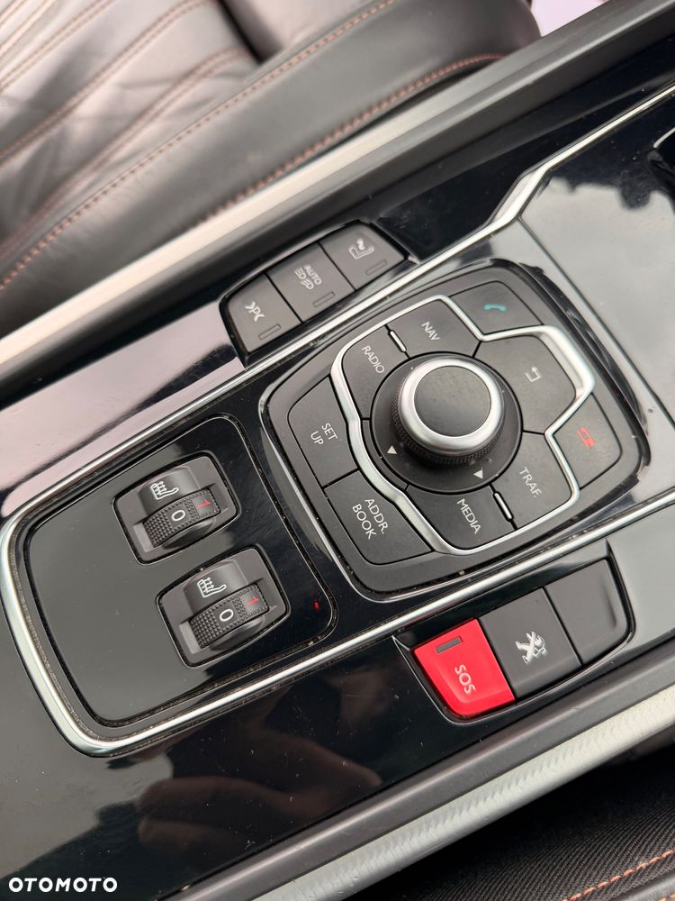 Peugeot 508 RXH 2.0 HDi HYbrid4 - 28