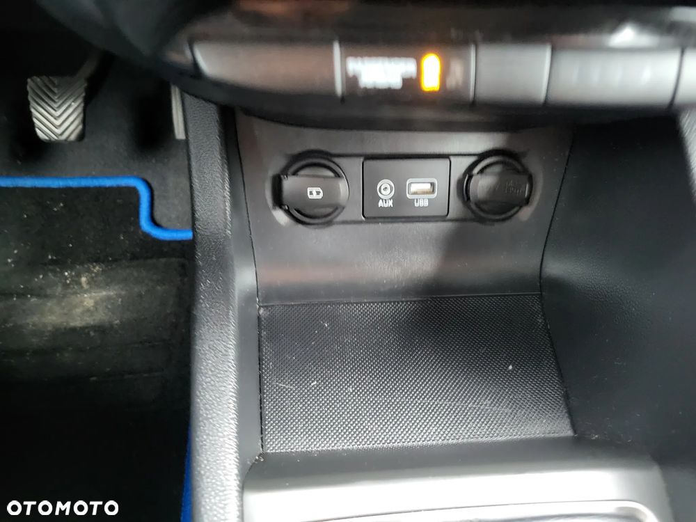 Hyundai i20 blue 1.2 Classic - 17