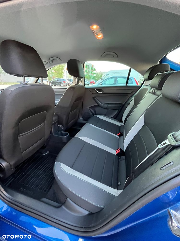 Skoda RAPID 1.2 TSI Style - 23
