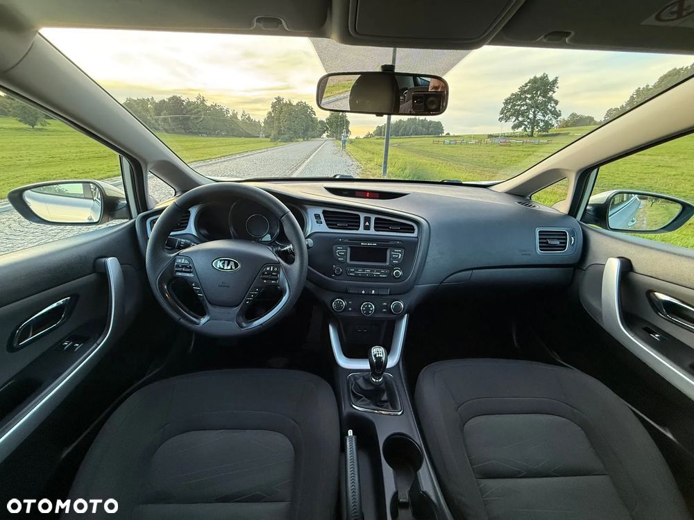 Kia Ceed - 14