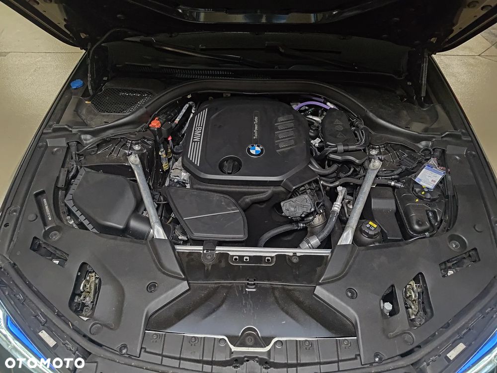 BMW Seria 5 520d xDrive - 29