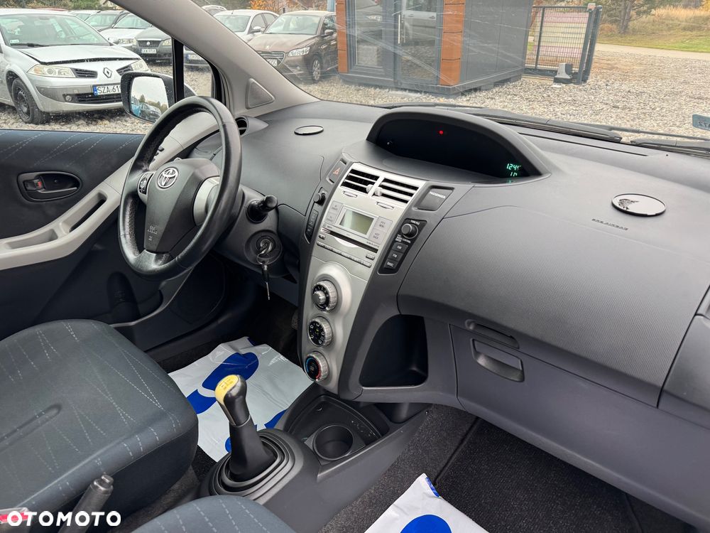 Toyota Yaris 1.3 Sol Premium - 14