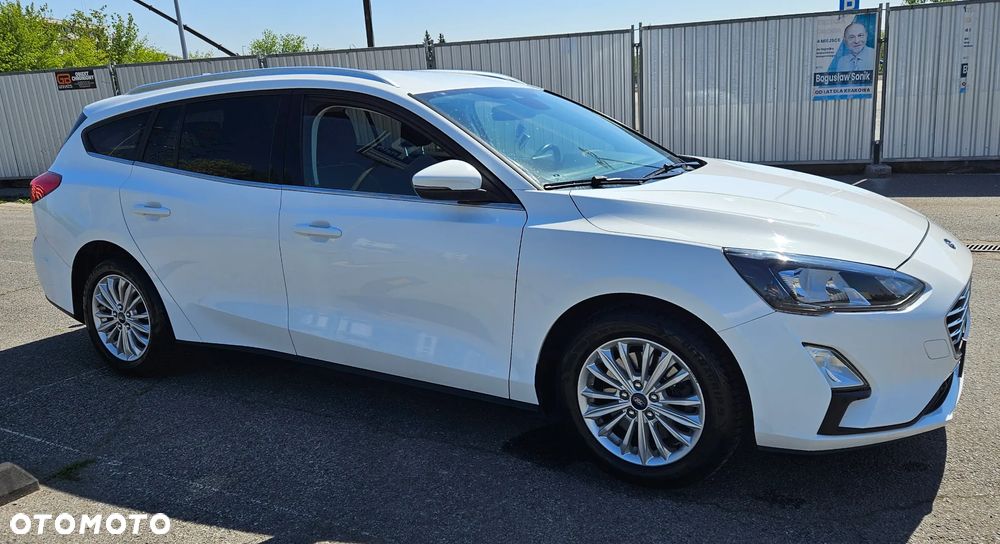 Ford Focus 1.0 EcoBoost Titanium Business - 4