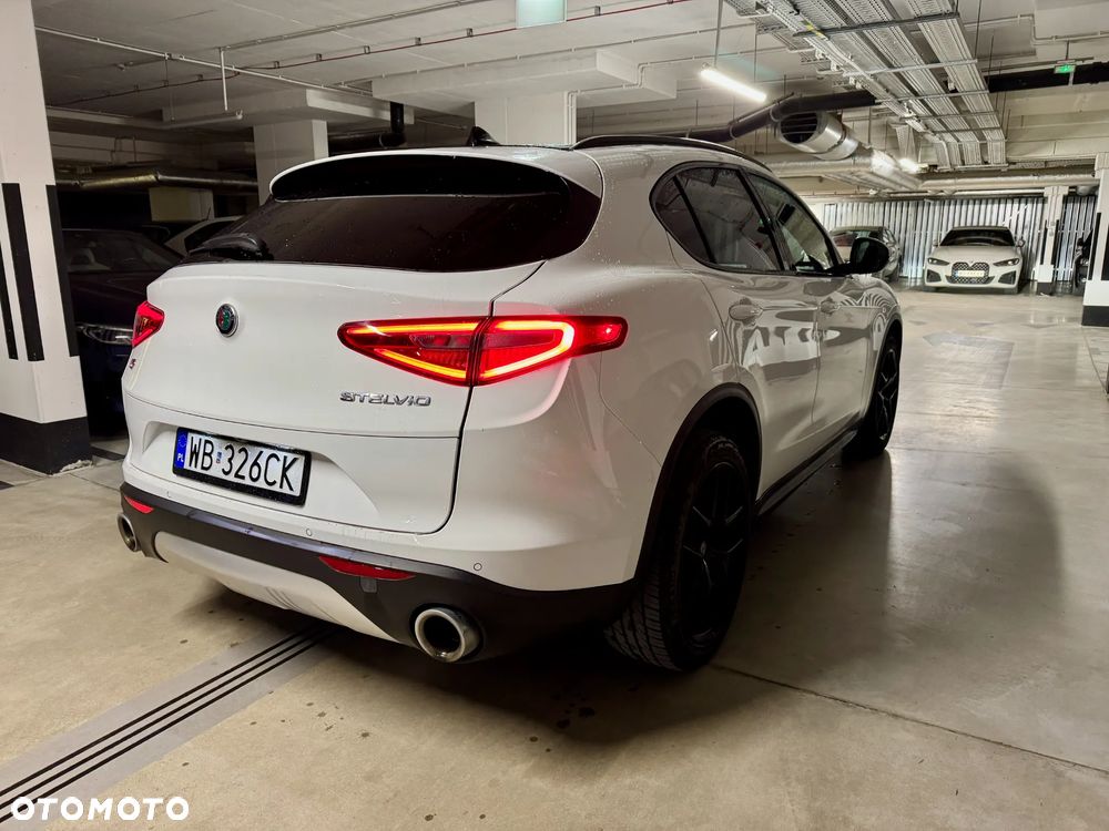 Alfa Romeo Stelvio - 5