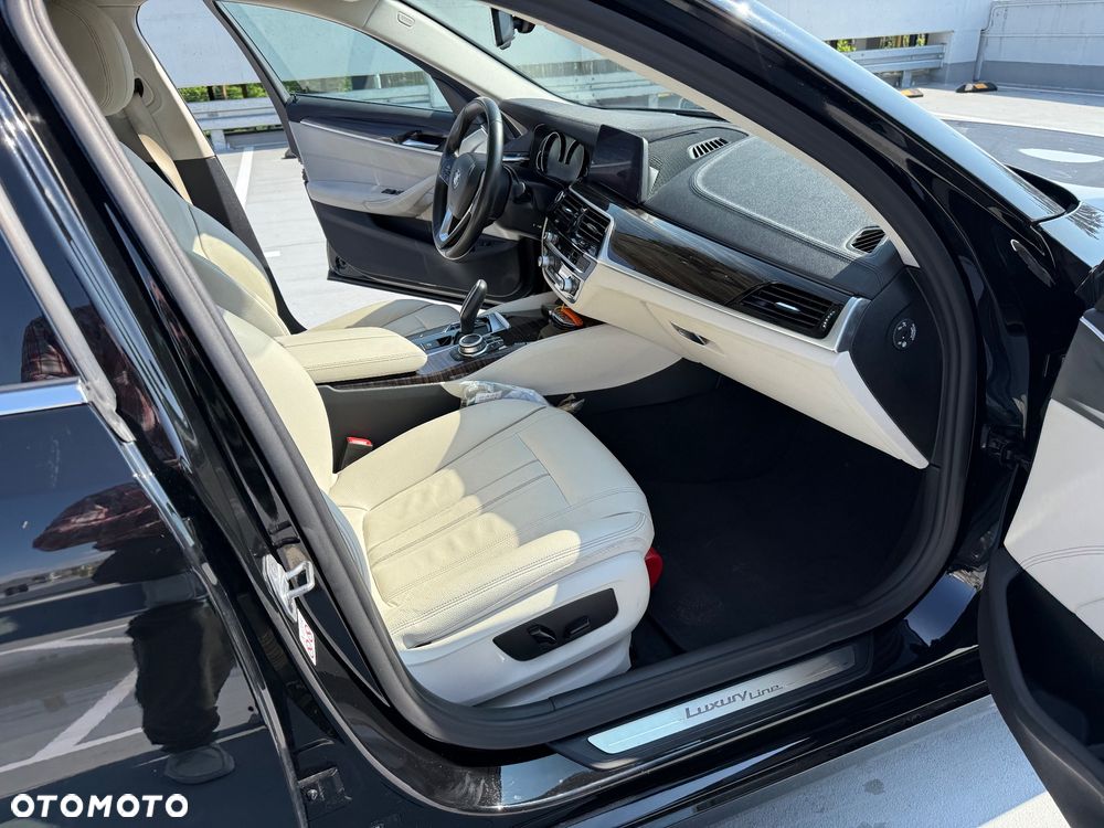 BMW Seria 5 520d xDrive Luxury Line - 23
