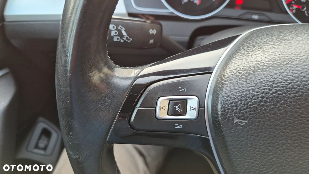 Volkswagen Passat - 17
