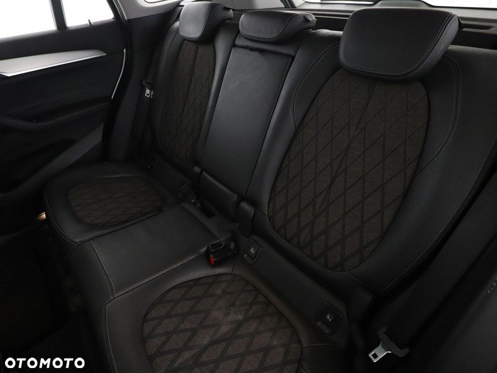BMW X1 sDrive18d xLine - 18