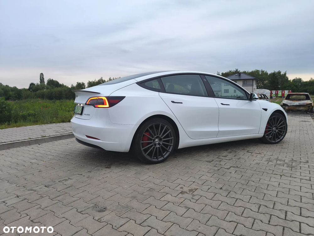 Tesla Model 3 - 13