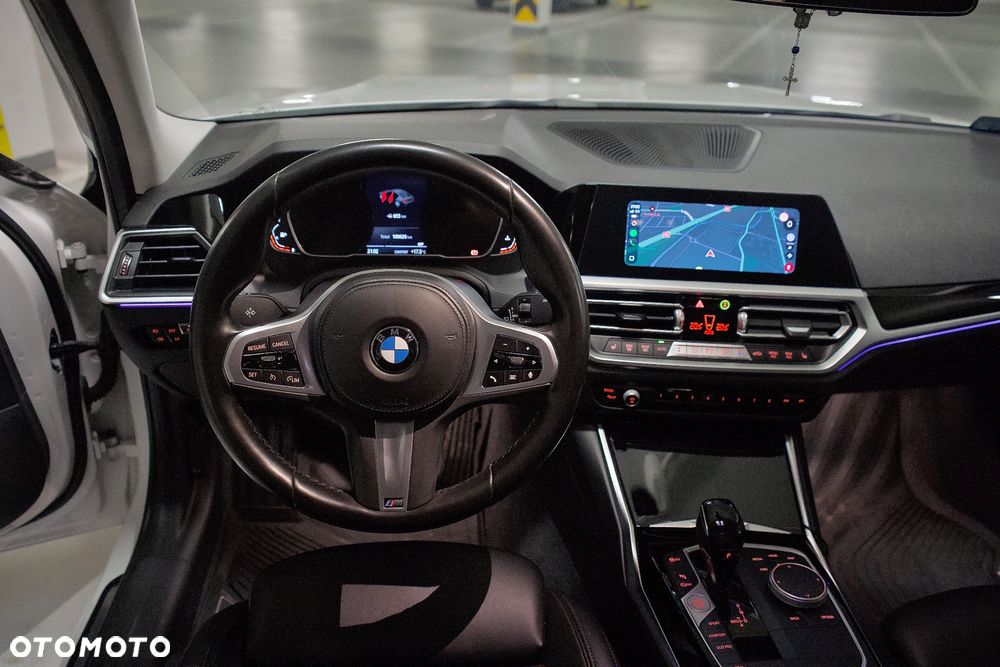 BMW Seria 3 318i Sport Line sport - 32