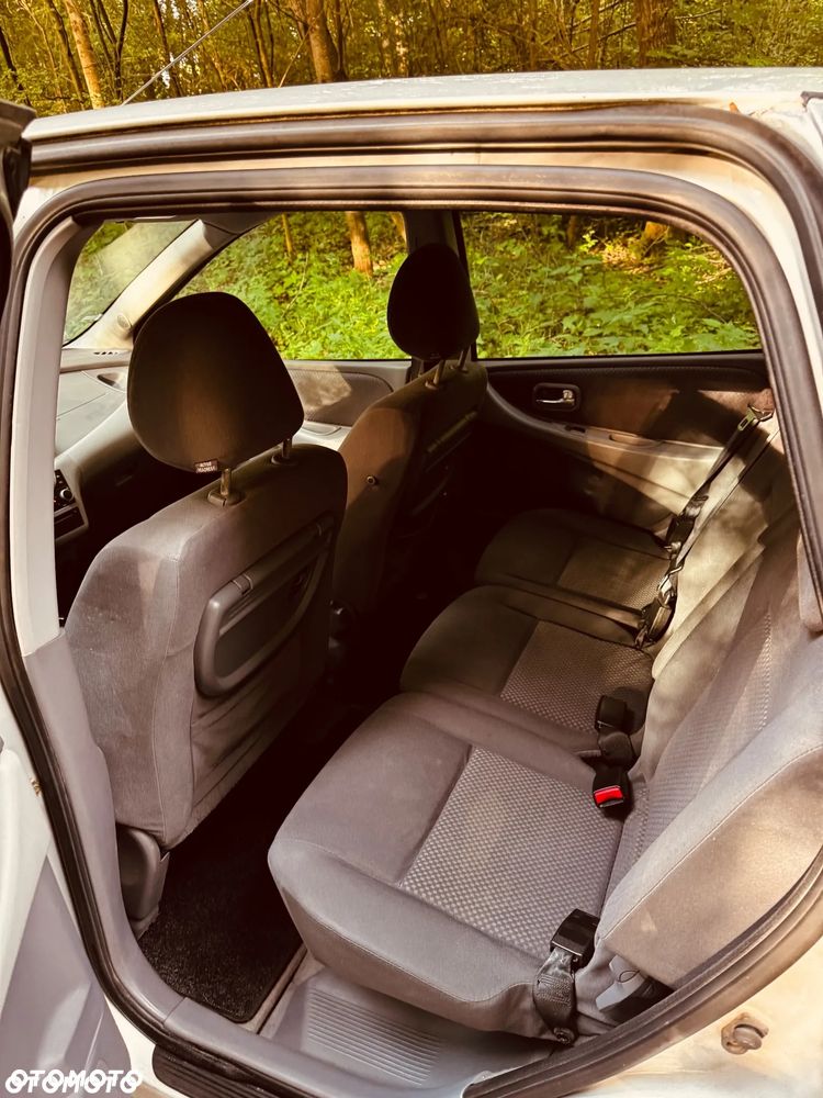 Nissan Almera Tino 1.8 Visia - 6