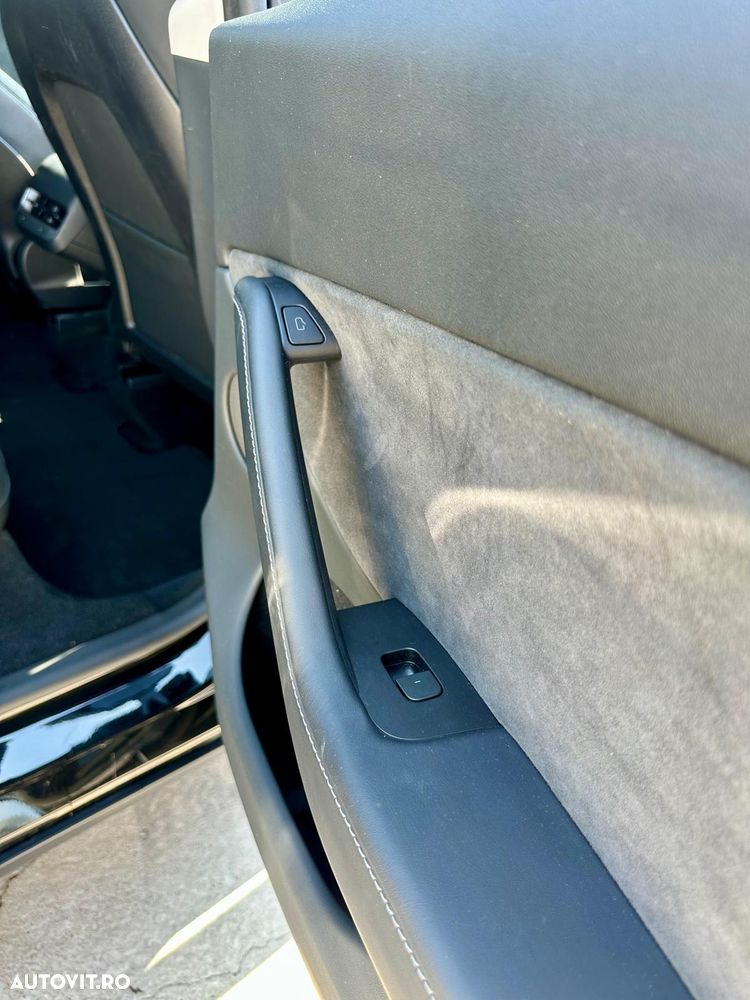 Tesla Model Y - 21